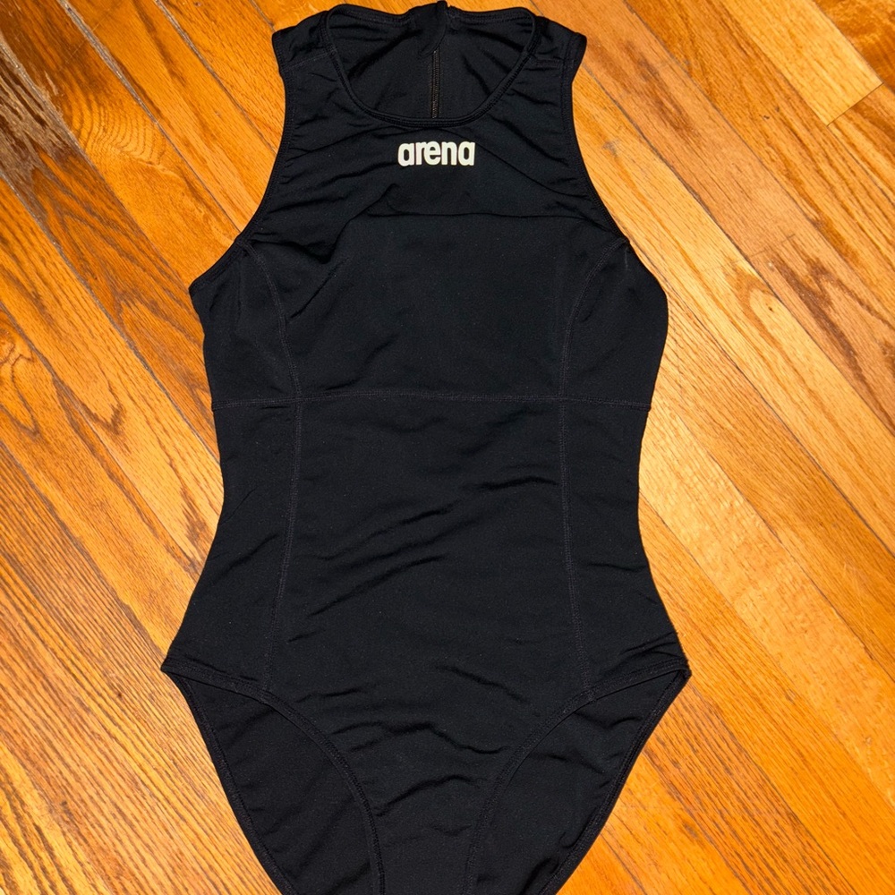 Arena Black Women’s Waterpolo suit size 36